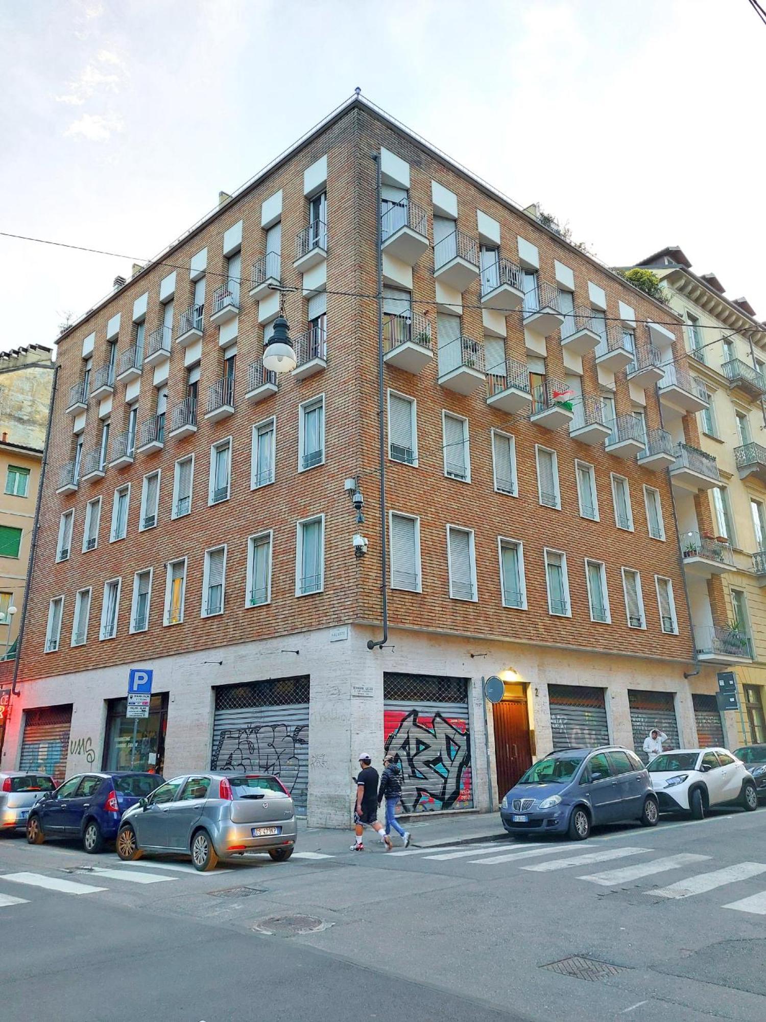 Casa Stazione Centrale Turín Exterior foto